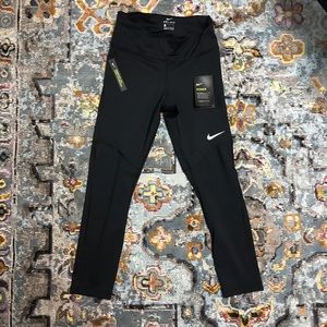 NWT Nike dri-fit crop legging - small